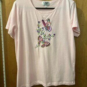 🐻 Size M - C&K Designs - Pale Pink Short Sleeve Tee w/Butterfly Design